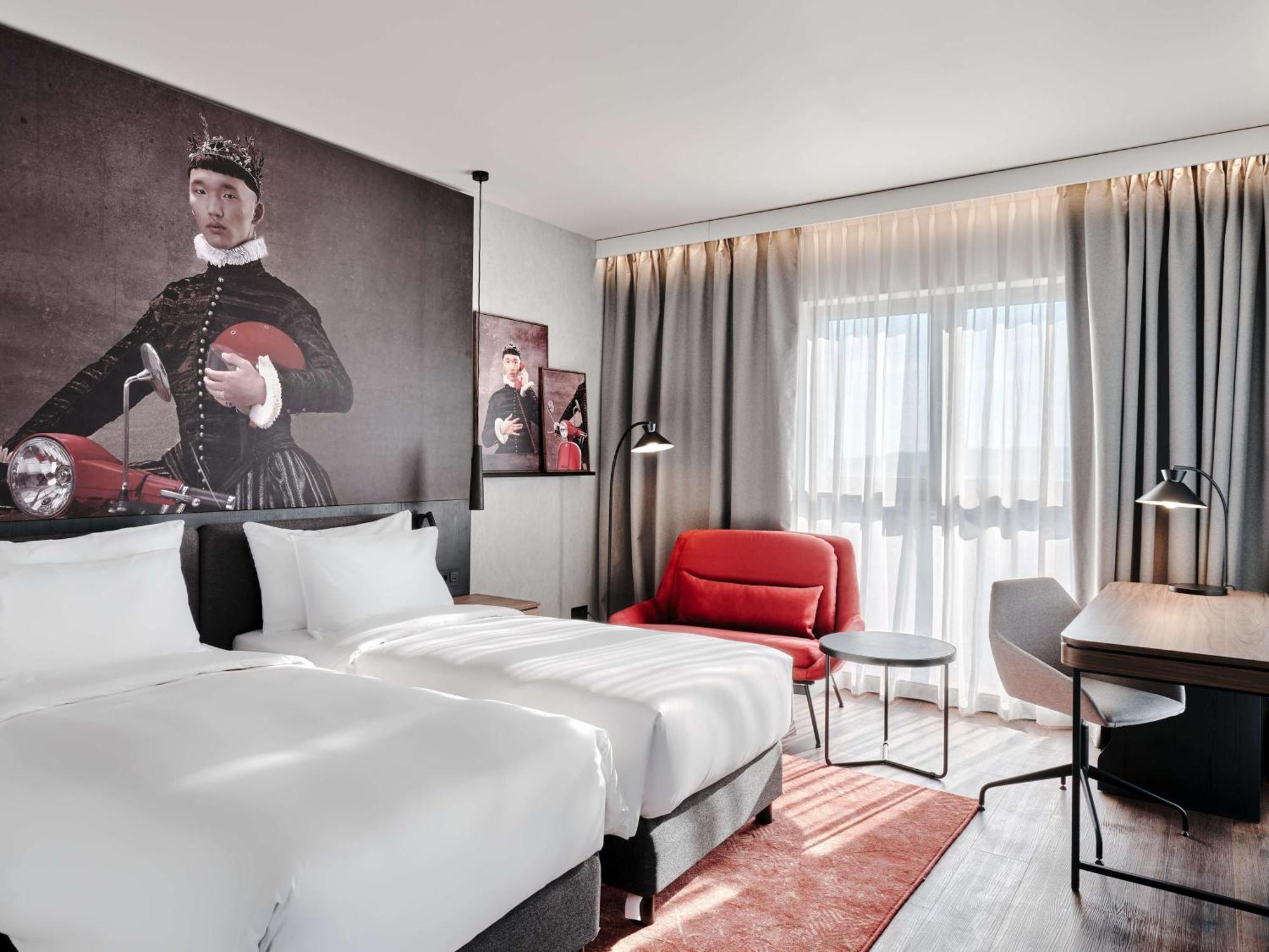 Radisson Red Hotel & Radisson Red Apartments, Krakow Bagian luar foto