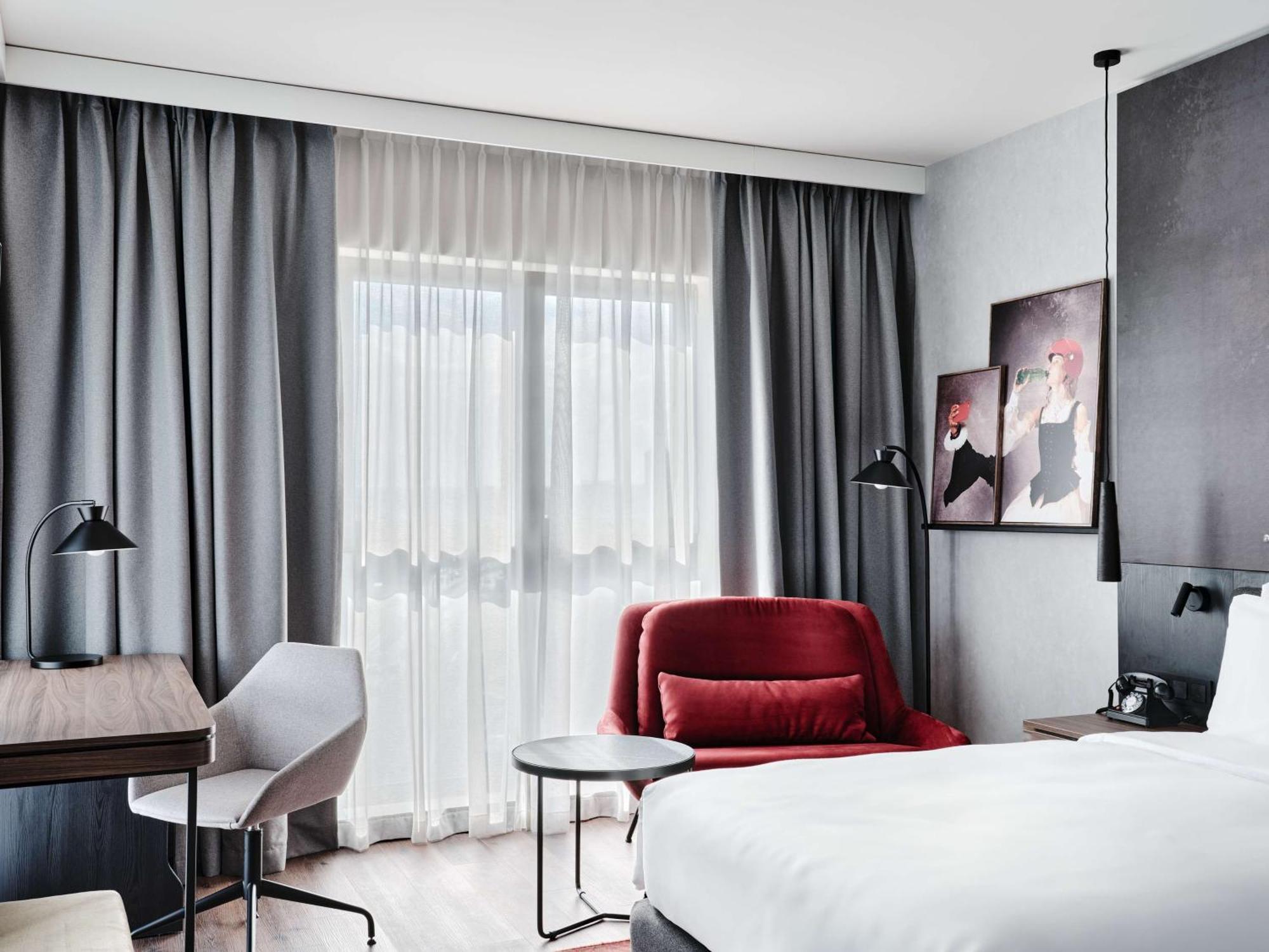 Radisson Red Hotel & Radisson Red Apartments, Krakow Bagian luar foto