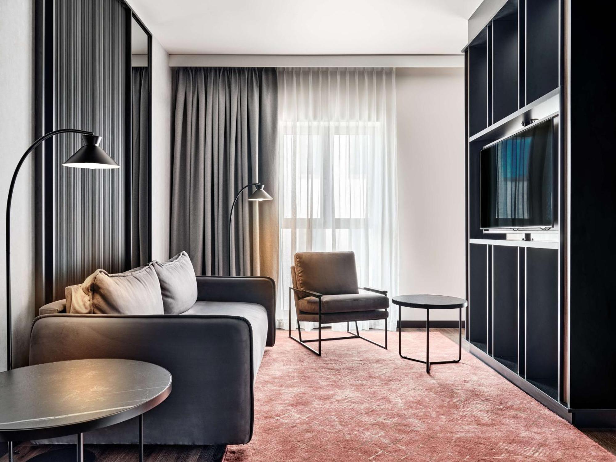 Radisson Red Hotel & Radisson Red Apartments, Krakow Bagian luar foto