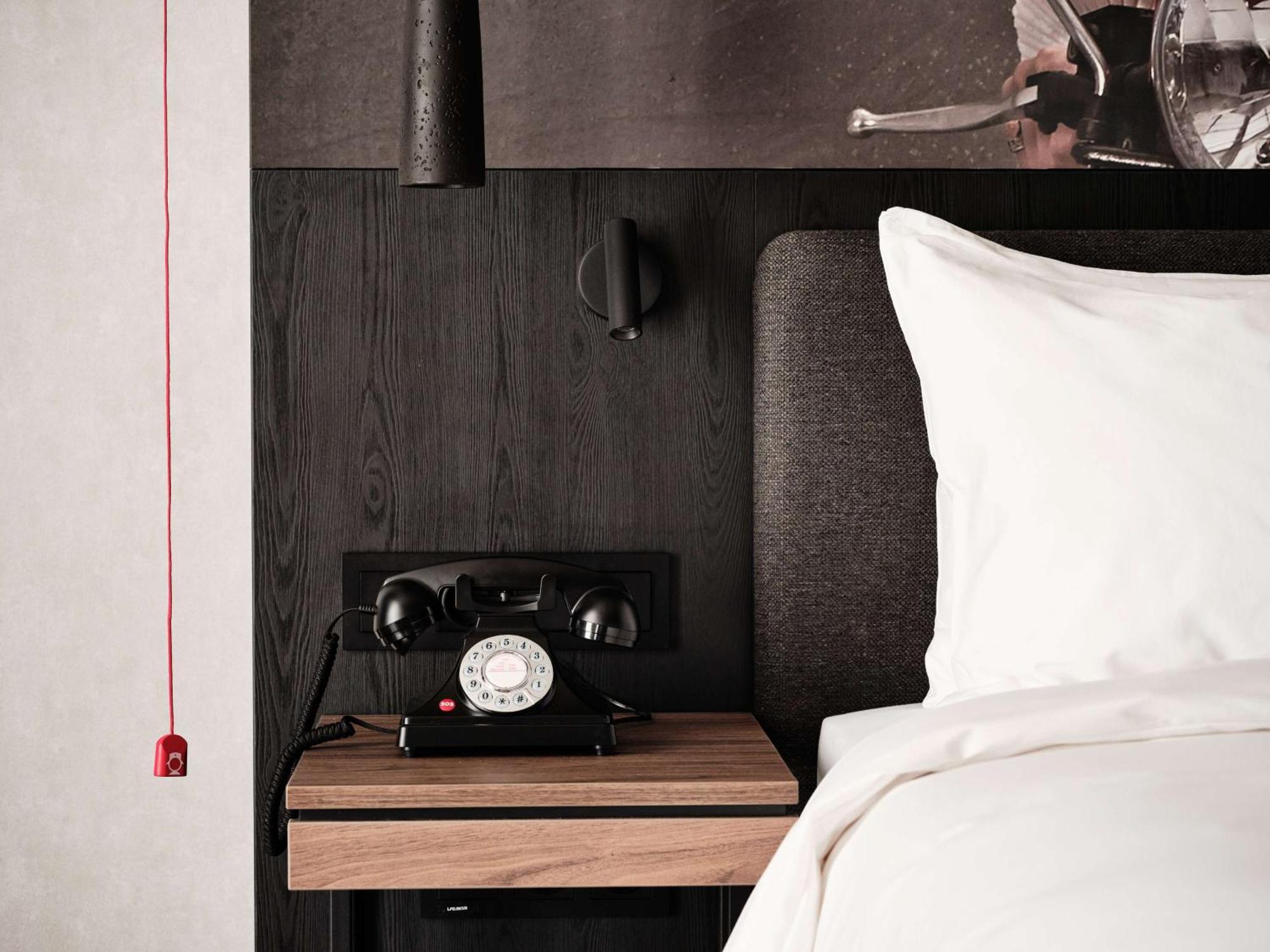 Radisson Red Hotel & Radisson Red Apartments, Krakow Bagian luar foto