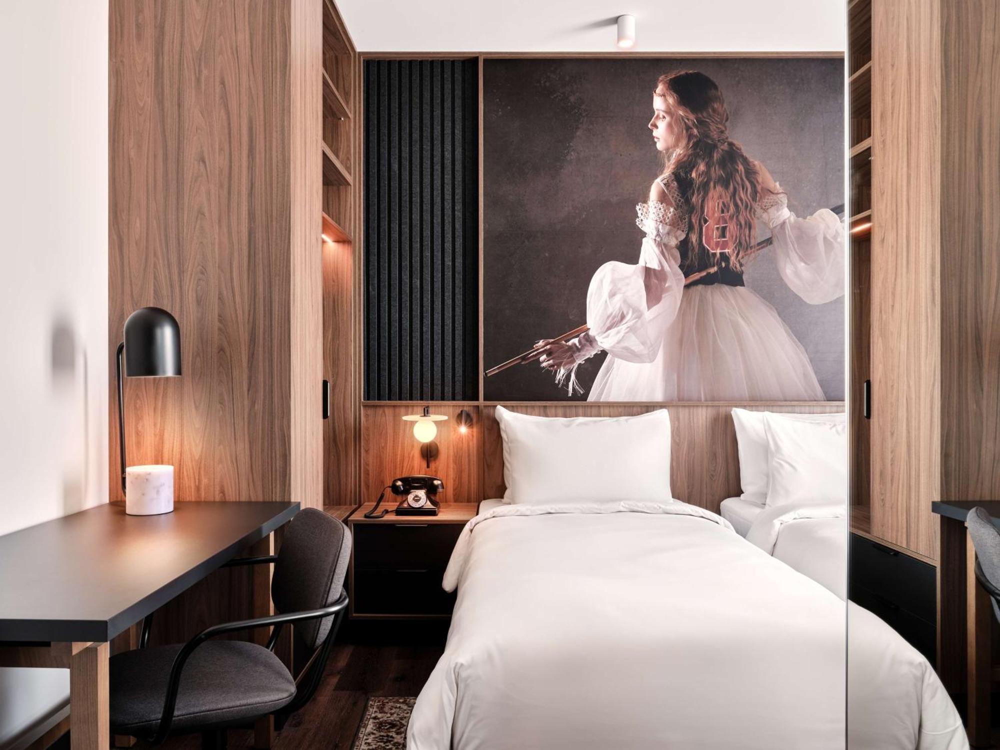 Radisson Red Hotel & Radisson Red Apartments, Krakow Bagian luar foto